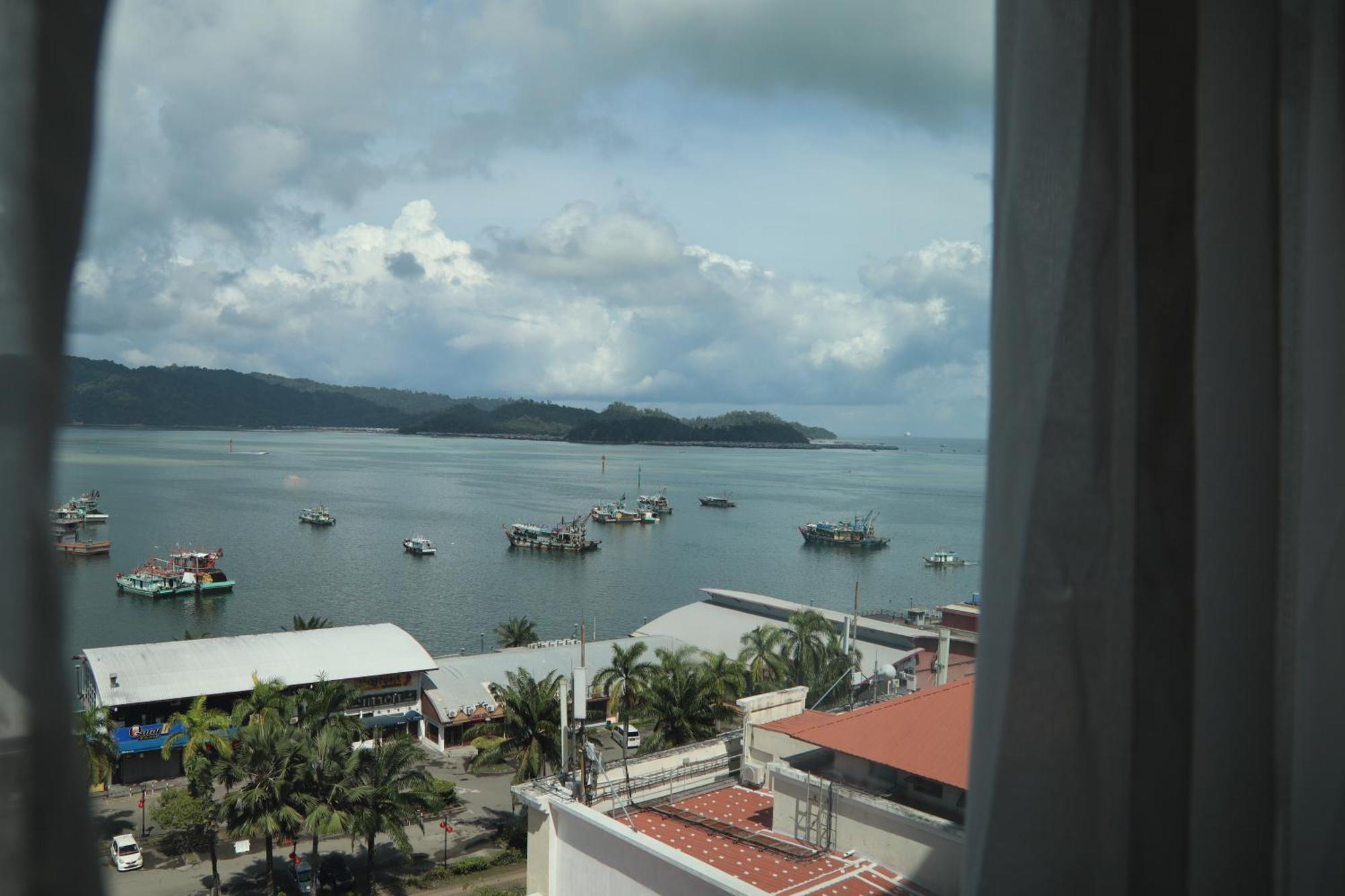 The Klagan Hotel Kota Kinabalu Exterior photo